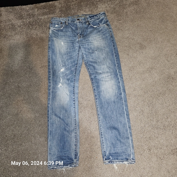 American Eagle destressed jeans - Picture 3 of 8